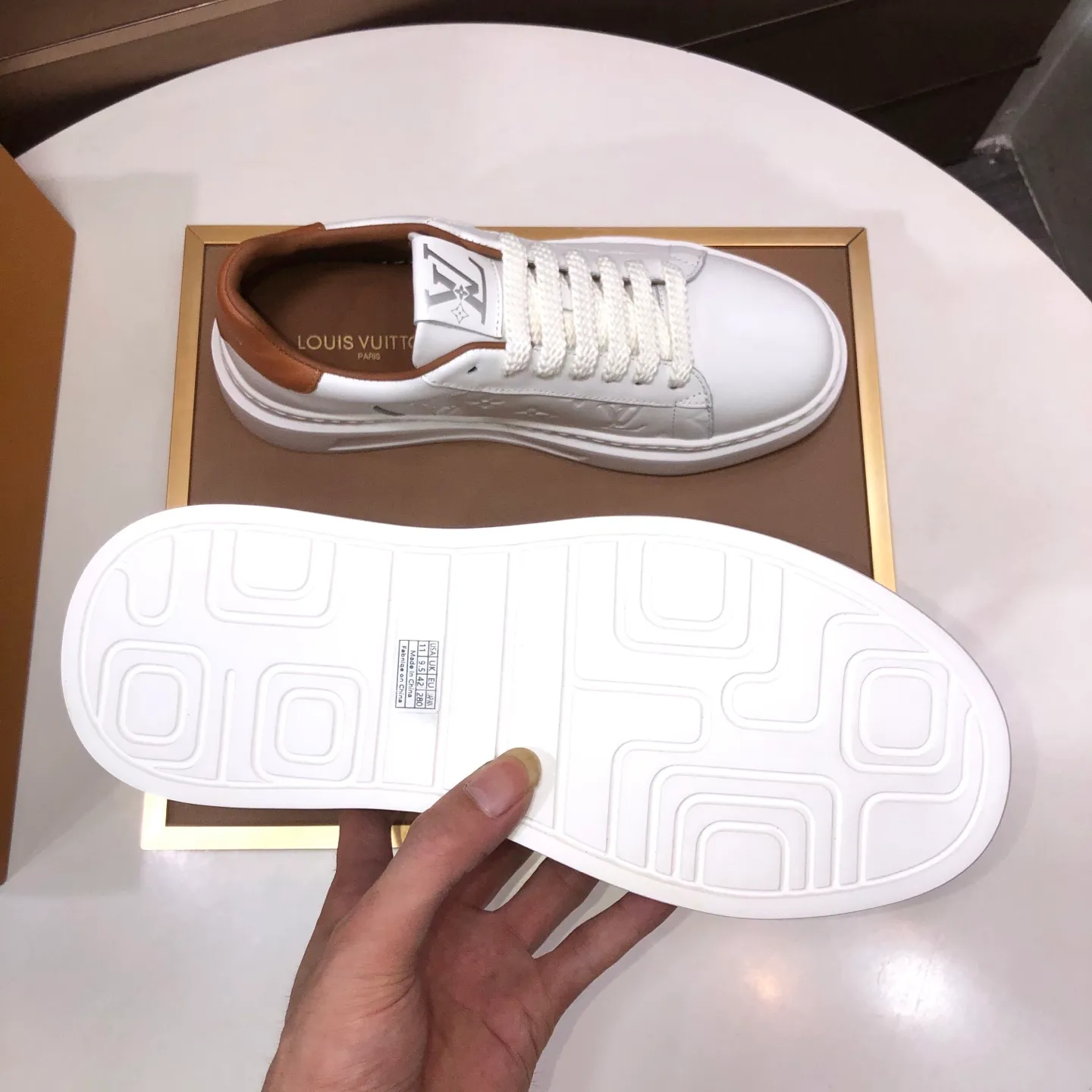 Men's shoes 💰480💰[LOUIS VUITTON] Original order price (water-dyed cowhide lining) new model 🍀LV Louis Vuitton * - top version of LV classic trendy shoes! Made of imported original cowhide, water-dyed cowhide lining, and original wear-resistant rubber outsole! High quality products! Code number 38-45 (45 is custom-made and cannot be returned or exchanged)